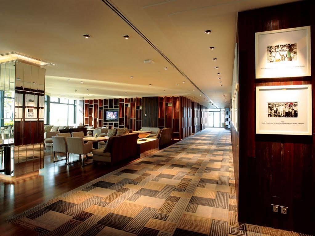 Gtower Hotel Куала-Лумпур Экстерьер фото The Club lounge at Hong Kong International Airport